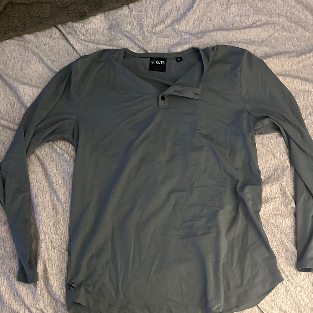 Cuts Clothing Men's Slate Long Sleeve Tee